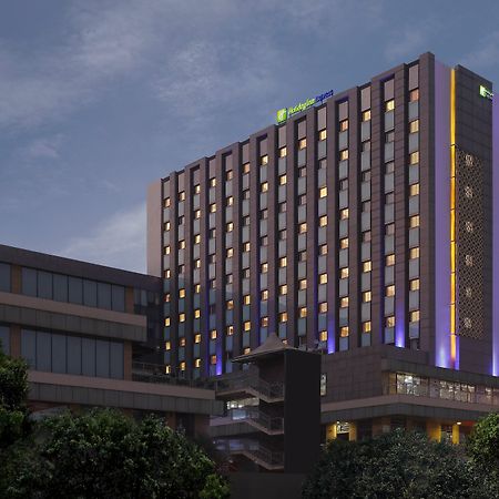 Holiday Inn Express Gurugram Sector 50 By Ihg Гургаон Экстерьер фото