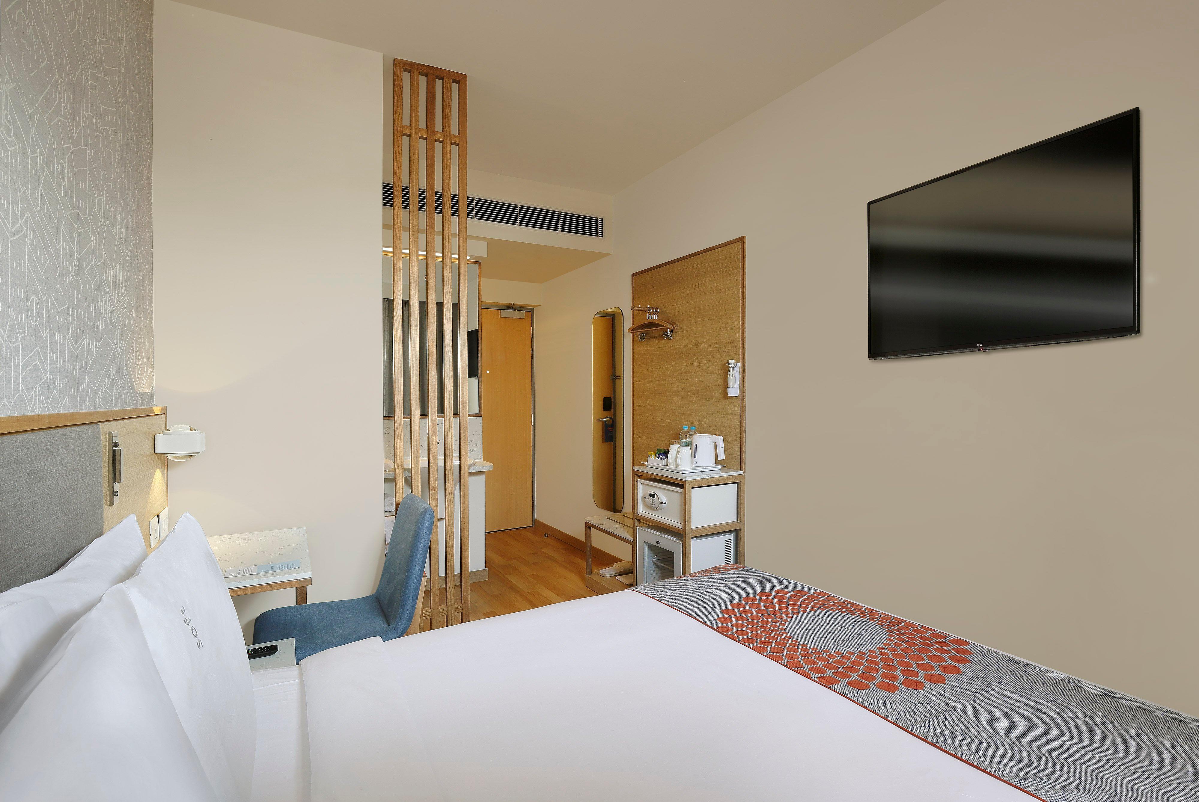 Holiday Inn Express Gurugram Sector 50 By Ihg Гургаон Экстерьер фото