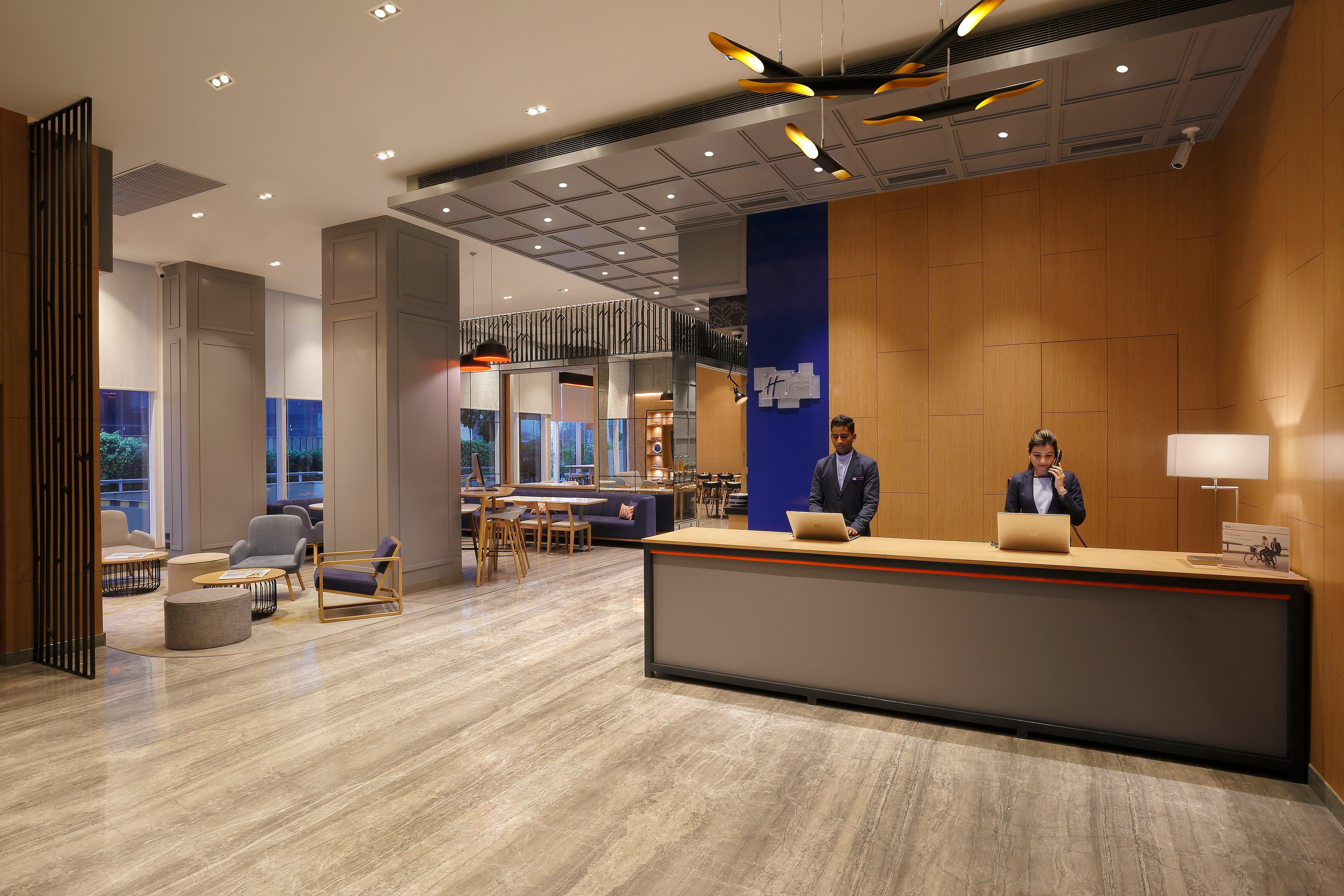 Holiday Inn Express Gurugram Sector 50 By Ihg Гургаон Экстерьер фото