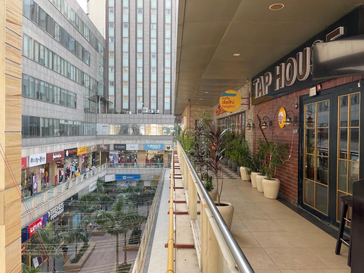 Holiday Inn Express Gurugram Sector 50 By Ihg Гургаон Экстерьер фото