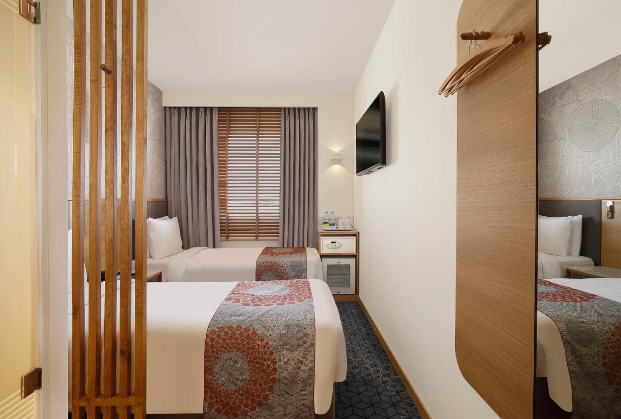 Holiday Inn Express Gurugram Sector 50 By Ihg Гургаон Экстерьер фото
